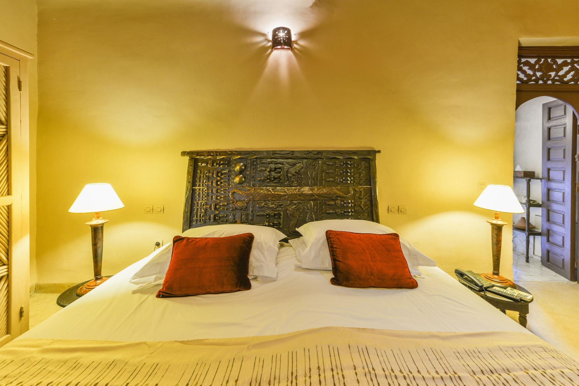 Hotel Caravan Serai 4*